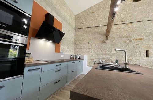 Dompierre-sur-Mer House | Renovated Farmhouse: 4 Sleeps, Garden, Near Sea, La Rochelle Proximity
