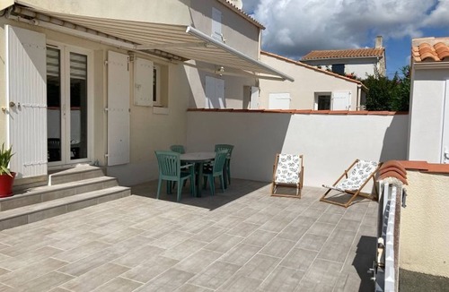 Saint-Pierre-d'Oleron House | Renovated House Near Beach in Saint-Pierre-d'Oléron – 6 Sleeps, Terrace, Parking