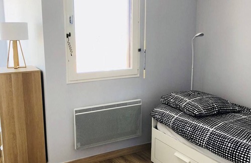 Arcachon Apartment | Renovated Studio Cabin 200m from Beach - Private Parking