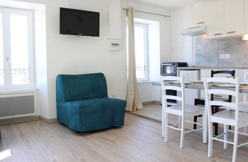 La Rochelle City Centre Apartment | Renovated studio in La Rochelle center, near port