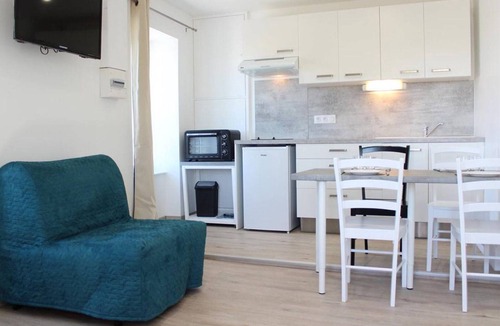La Rochelle City Centre Apartment | Renovated studio in La Rochelle center, near port