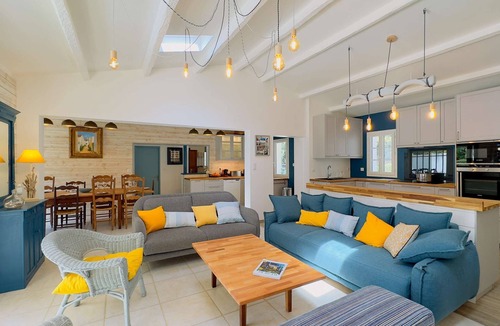 La Couarde-sur-Mer House | Renovated villa under the pines near the beach