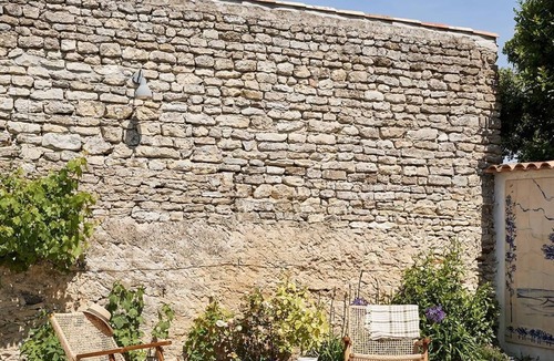 Ars-en-Re House | Renovated village houses designed like a hotel