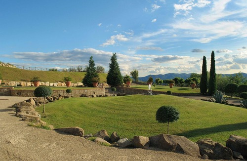 San Donato in Fronzano Apartment | Residence in San Donato Fronzano with 2 bedrooms sleeps 4