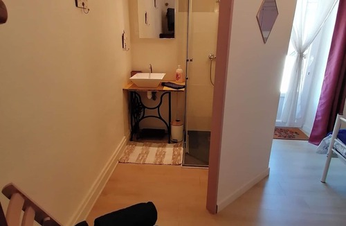 Cachen Bed & Breakfast | Retro room-1/2/3 persons