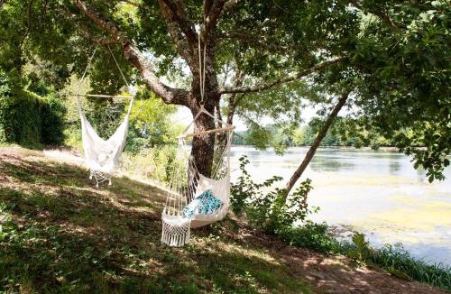 Badefols-sur-Dordogne Villa | Riverside Retreat