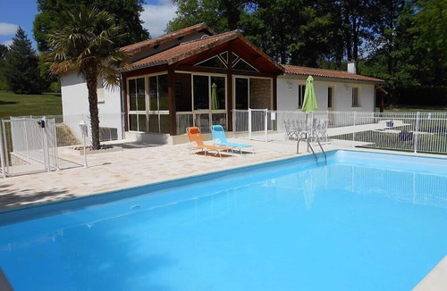 Lussas-et-Nontronneau Cottage | Roc de Montcheuil