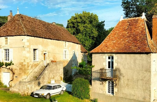 Angles-sur-lAnglin House | Romantic house for 2 people by the river with garden and private beach