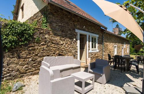 Chalais House | Romantic stay in a medieval castle with pool and restaurant among others