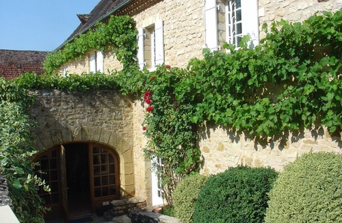 Marnac Cottage | Romantic stone house with private pool, mature garden and panoramic views