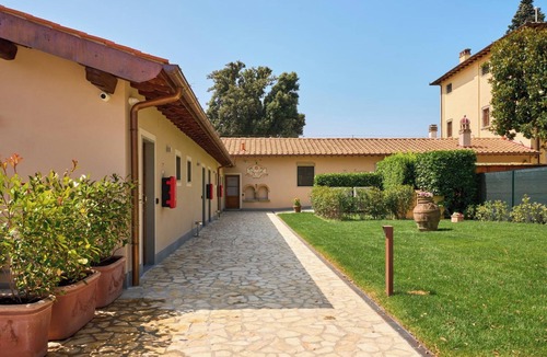 Borgo San Lorenzo Apartment | Room 'Il Borghetto Lavanda' with Shared Garden, Wi-Fi and Air Conditioning