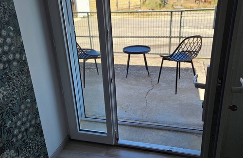 Maine-de-Boixe Bed & Breakfast | Room in the heart of a stable, wake up to horses and animals!