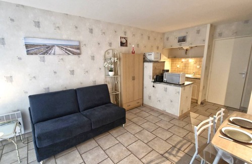 Saint-Georges-de-Didonne Apartment | Saint Georges de Didonne - STUDIO CABINET - wooded residence near the BEACH