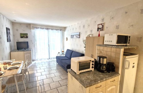 Saint-Georges-de-Didonne Apartment | Saint Georges de Didonne - STUDIO CABINET - wooded residence near the BEACH