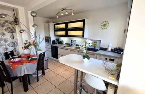 Saint-Palais-sur-Mer Apartment | Saint Palais sur Mer - SEA VIEWS for this SUPERB FLAT - a real gem