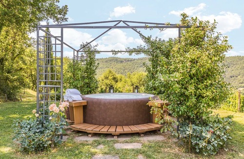 Ripoli Villa | San Veriano - Five Bedroom Villa, Sleeps 10