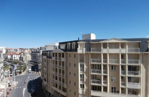 Biarritz Apartment | Seafront Studio with Pool in Biarritz