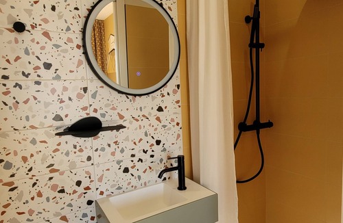 Royan Hotel | SEAKUB HOTEL
