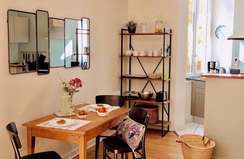 Sarlat-la-Caneda Historic Center Apartment | SECRET APARTMENT with exceptional 30m2 terrace in the heart of Sarlat