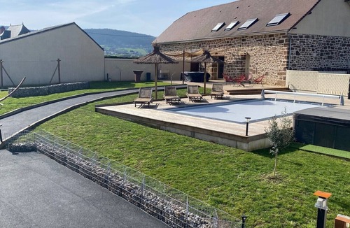 Larche House | SELF-CATERING GITE LA PABLELA IN THE COUNTRYSIDE PRIVATE POOL JACUZZI