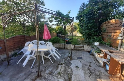 Mimet House | Semi-detached hamlet house with garden and summer spa