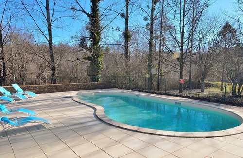 Cussac House | Serene Holiday Home in Cussac with Private Terrace, Barbeque