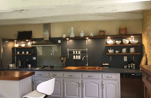 Salignac-Eyvignes House | Single storey longère covered with slabs in BLACK PERIGORD.