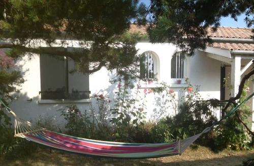 LHoumeau House | Single storey house renovated 900 m from the sea in a charming village near La Rochelle and the Ile de Re 5 mins