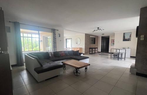 Loudun House | Single storey PMR access with swimming pool in the countryside
