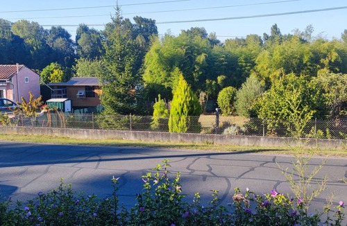 Chateauneuf-sur-Charente House | Small spare room, city center