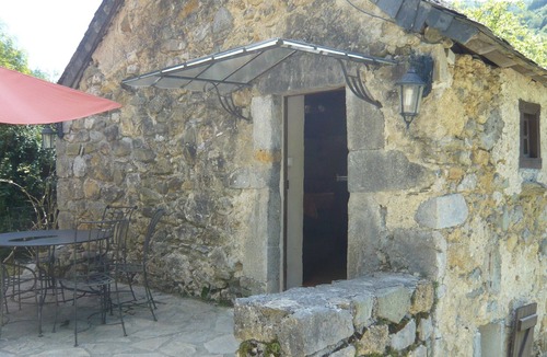 Osse-en-Aspe House | Small Gîte-House on 5 ha property, swimming pool, sauna, gym, horses, donkey