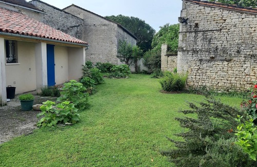 Vouharte House | Small quiet house in the countryside