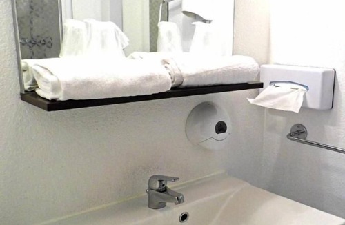 La Creche Hotel | SO'LODGE Hôtel Niort A83
