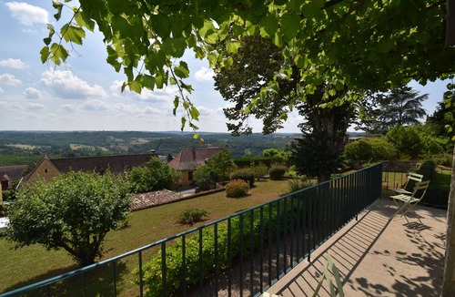 Domme House | Sous le Tilleul - Unique holiday property set IN the famous bastide of Domme