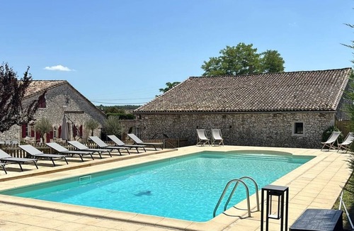 Saint-Andre-et-Appelles House | Spacious 5-bedroom house in lovely Saint-André-et-Appelles with heated pool.