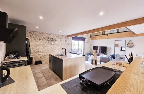 Magnac-sur-Touvre House | Spacious and modern Magnac Loft