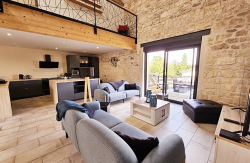 Magnac-sur-Touvre House | Spacious and modern Magnac Loft