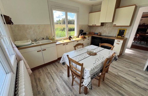 Sevignacq House | Spacious and functional country house in a village with shops
