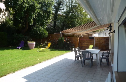 Anglet Apartment | Spacious apartment in villa with large private garden and terrace near the sea