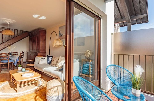 Saint-Jean-de-Luz Apartment | Spacious Central Duplex with Balcony, Near Shops & Jaï Alaï
