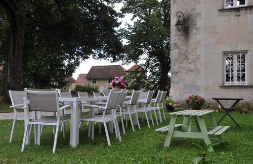 Jaunay-Marigny House | Spacious charming property, well equipped, with large park and tennis
