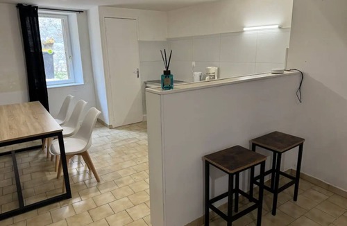 Migne-Auxances Apartment | Spacious & close to Futuroscope