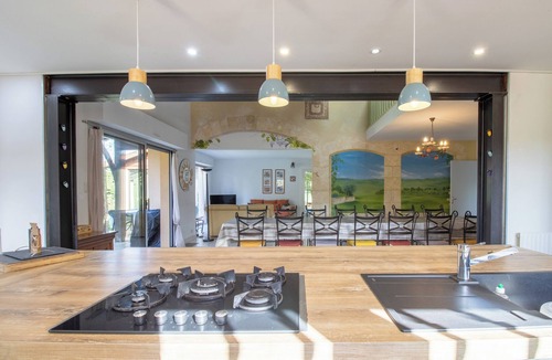 Cherveix-Cubas Villa | Spacious holiday home with indoor pool, jacuzzi and sauna in Cherveix-Cubas
