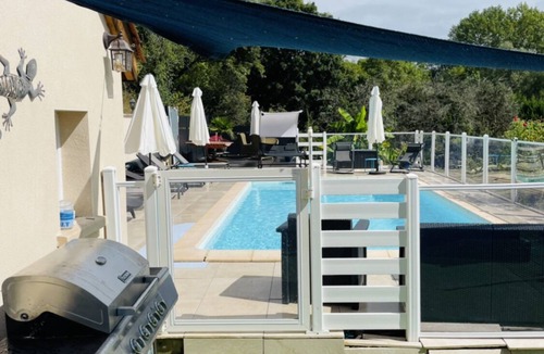 Carlux House | Spacious house with heated pool