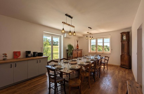Montbron Cottage | Spacious house with private pool, air conditioning, Wi-Fi, pets allowed and parking