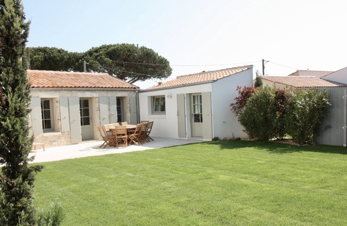 Saint-Denis-d'Oleron House | Spacious restored barn near center and beaches 10 people St Denis d'Oléron
