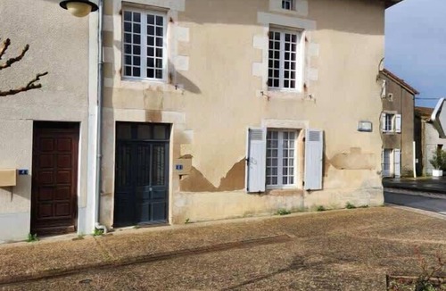 Bouresse House | Spacious Thomas house, ideal for 9 people.