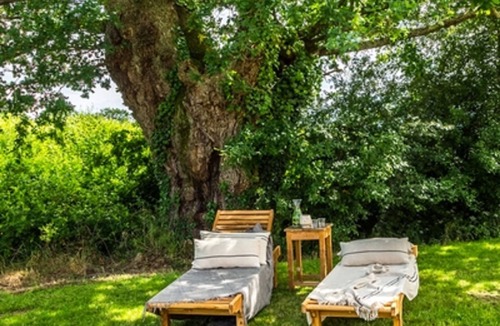 Vasles Villa | Spacious villa with large garden