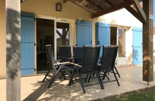 Les Forges House | Spacious villa with garden and pool