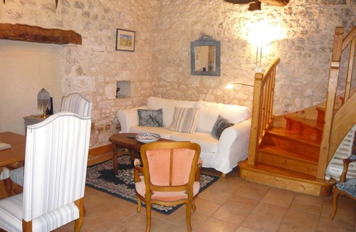 Boisse Cottage | Special offer for the week 20th August luxury gite for couples, no children.